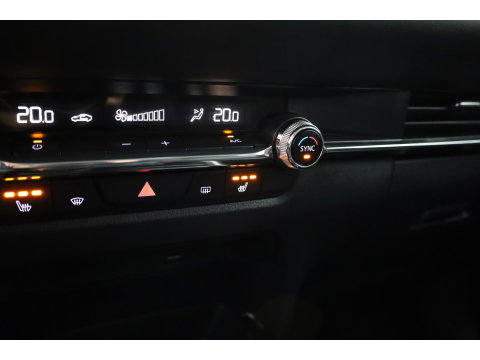 Mazda CX-30 2.0 e-SkyActiv-G M Hybrid Comfort | Rijklaar! | Adapt. Cruise | HUD | Bose | 360cam | Stoel- stuurverw. | Trekhaak | Apple CarPlay