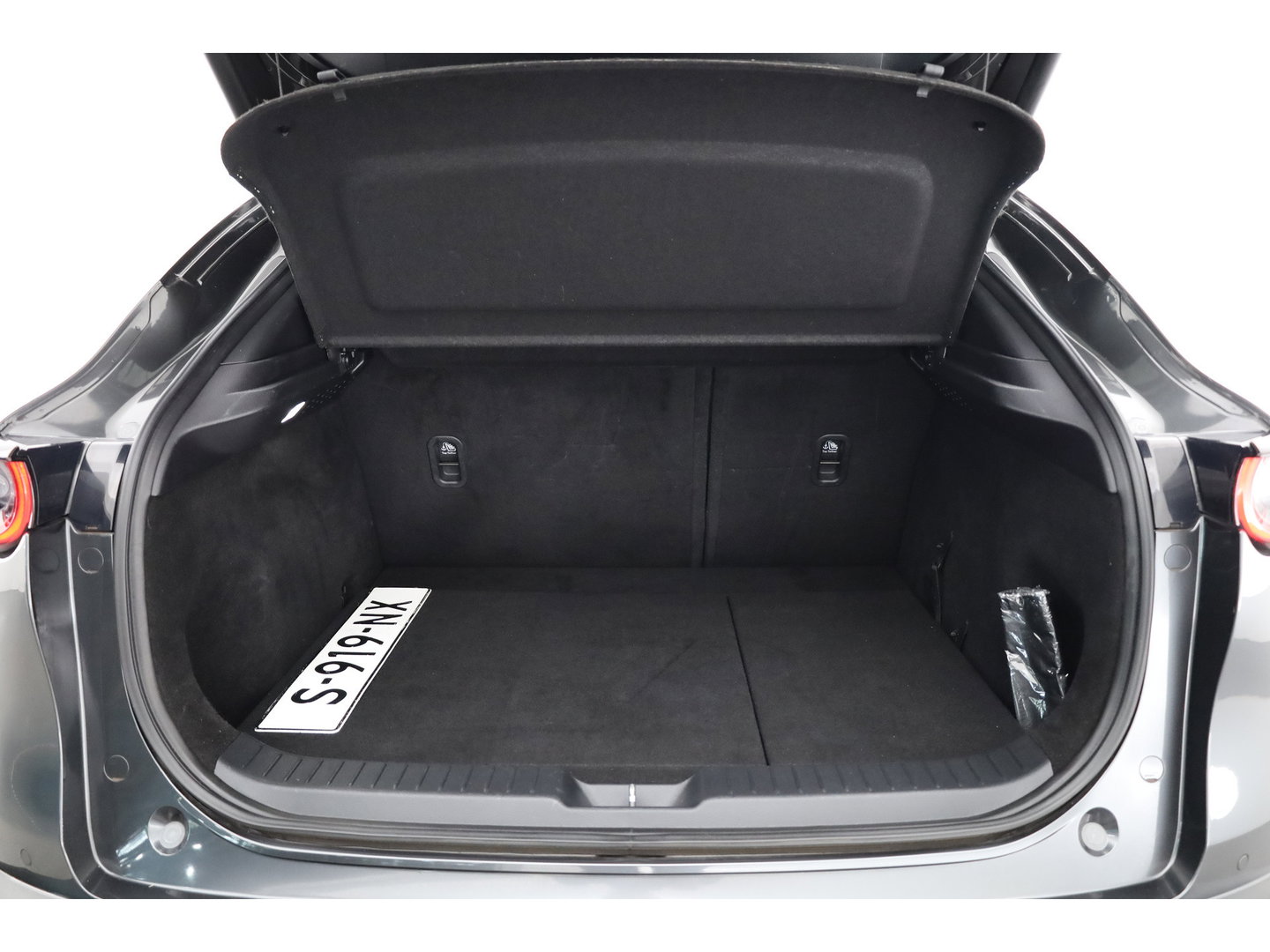 Mazda CX-30 2.0 e-SkyActiv-G M Hybrid Comfort | Rijklaar! | Adapt. Cruise | HUD | Bose | 360cam | Stoel- stuurverw. | Trekhaak | Apple CarPlay