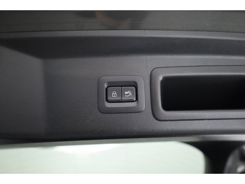 Mazda CX-30 2.0 e-SkyActiv-G M Hybrid Comfort | Rijklaar! | Adapt. Cruise | HUD | Bose | 360cam | Stoel- stuurverw. | Trekhaak | Apple CarPlay