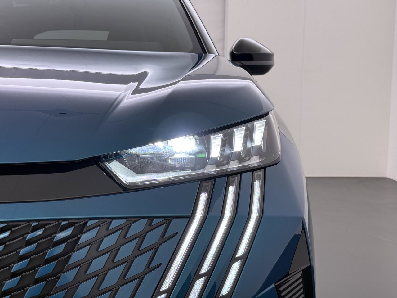 Peugeot e-3008