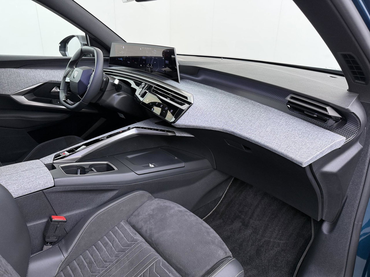 Peugeot e-3008