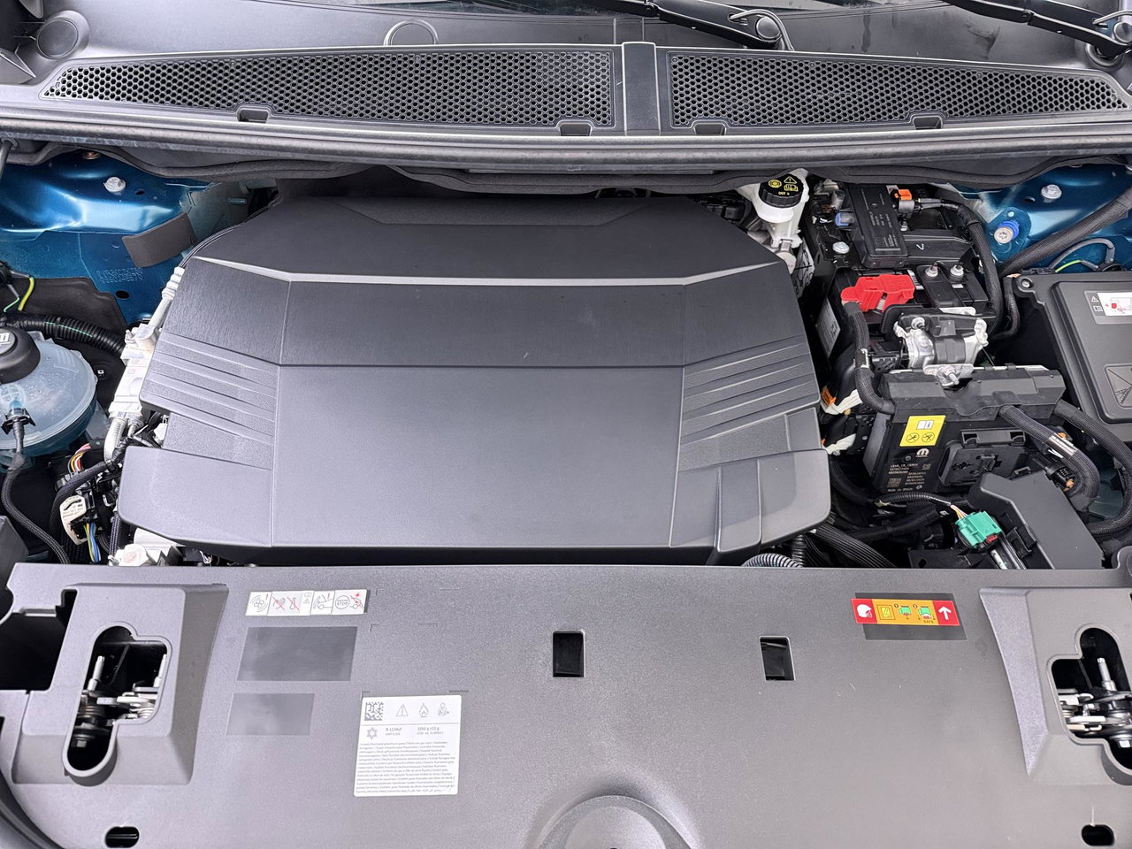 Peugeot e-3008