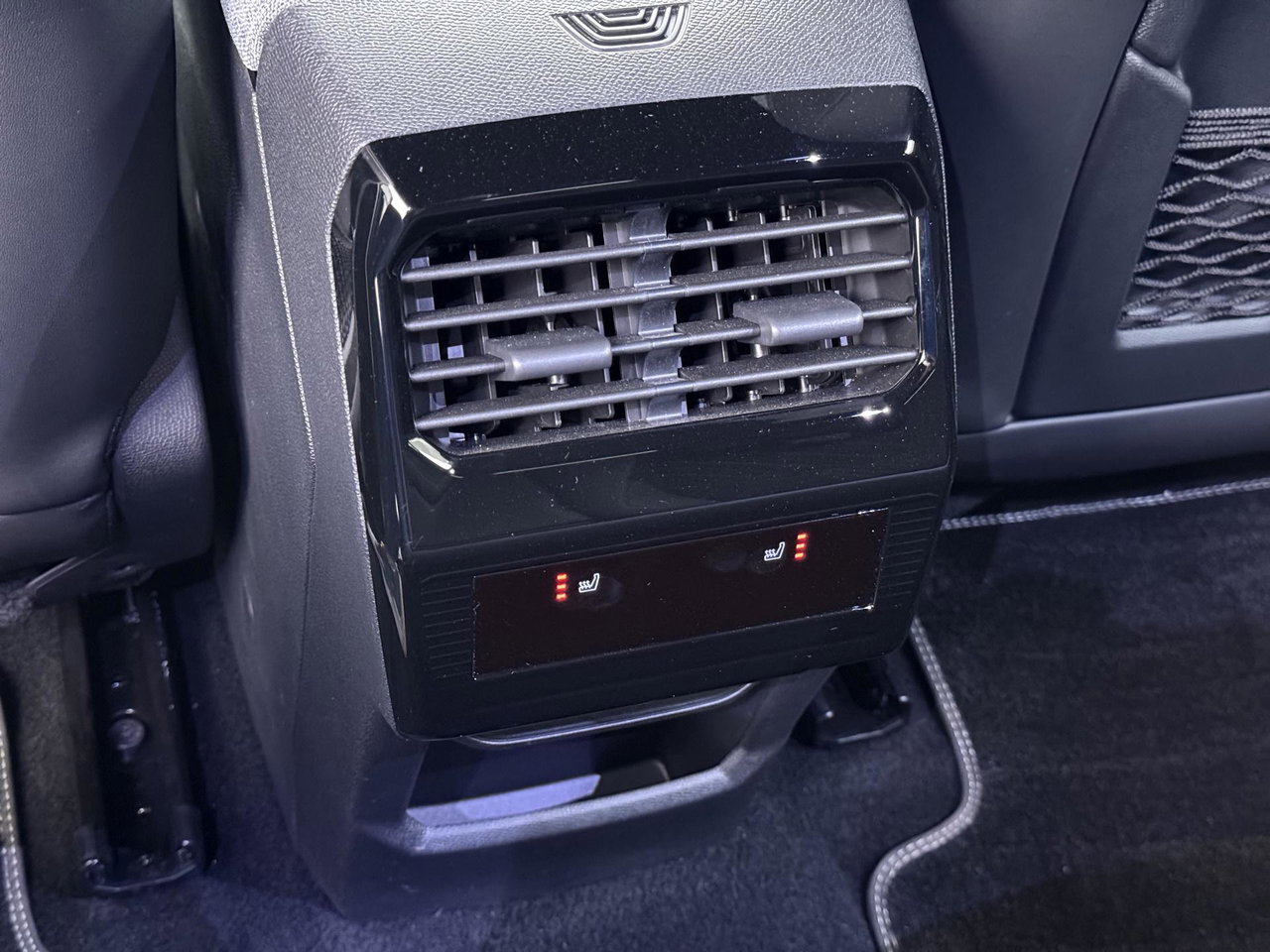 Peugeot e-3008