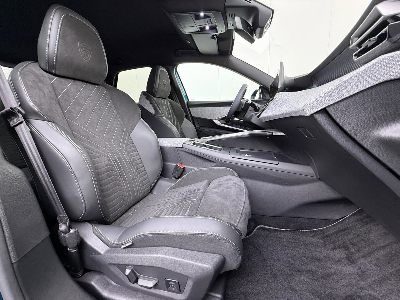 Peugeot e-3008