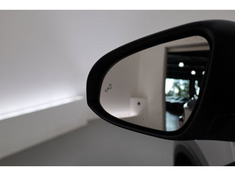 Toyota C-HR 1.8 Hybrid Executive | Rijklaar! | Cruise Contr. | Trekhaak | Camera | Keyless | Stoel- Stuurverw. | Apple CarPlay