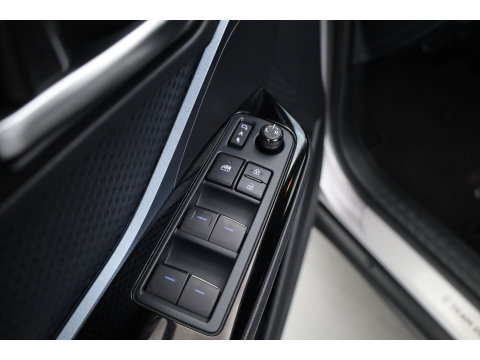 Toyota C-HR 1.8 Hybrid Executive | Rijklaar! | Cruise Contr. | Trekhaak | Camera | Keyless | Stoel- Stuurverw. | Apple CarPlay