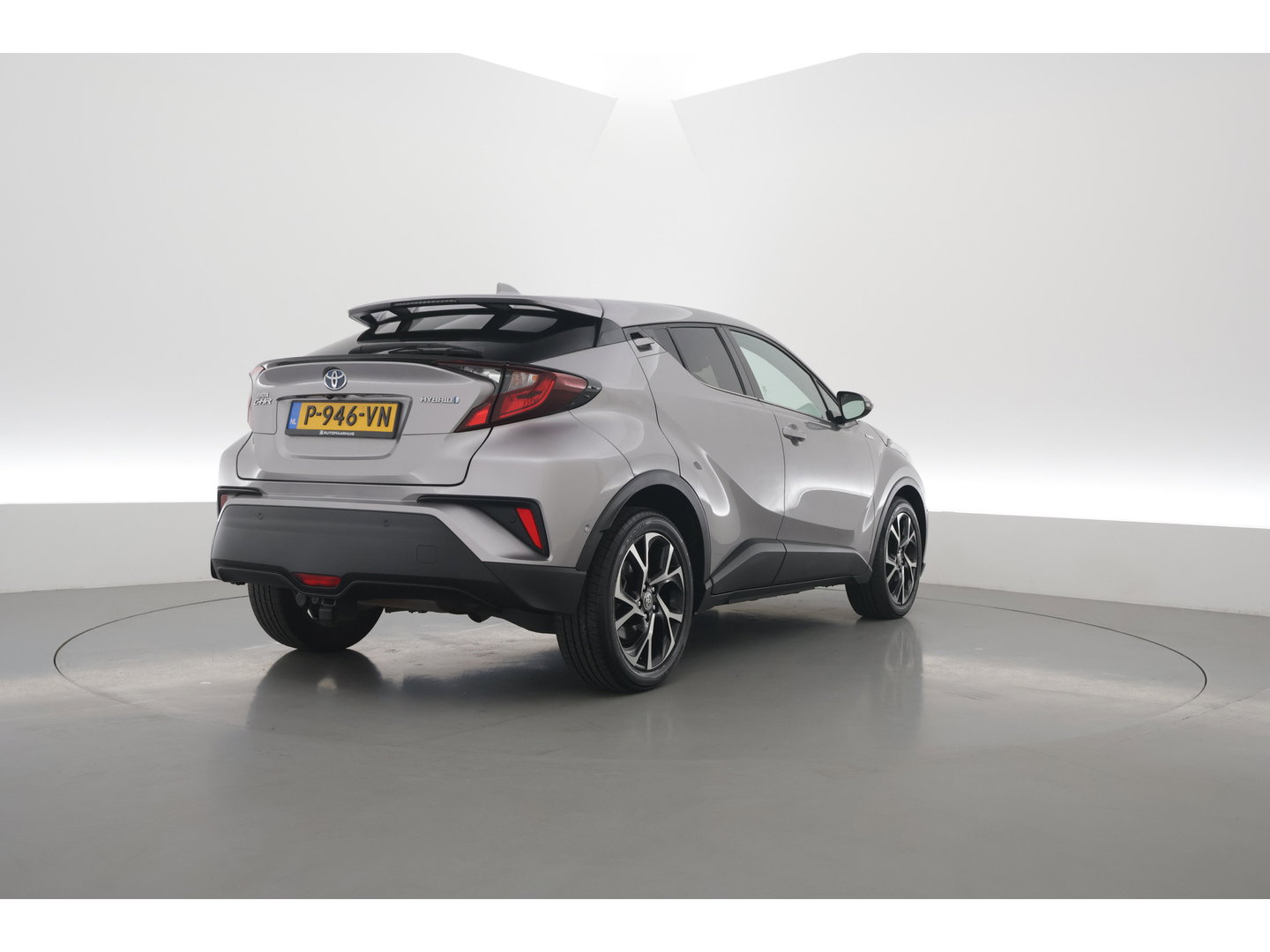 Toyota C-HR 1.8 Hybrid Executive | Rijklaar! | Cruise Contr. | Trekhaak | Camera | Keyless | Stoel- Stuurverw. | Apple CarPlay