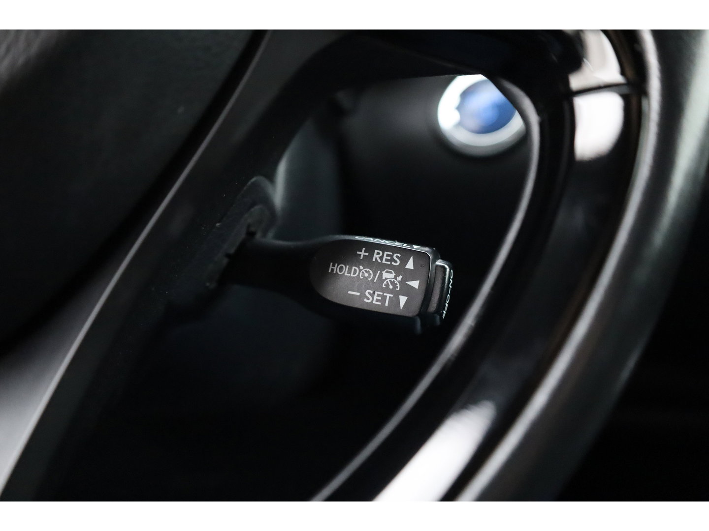 Toyota C-HR 1.8 Hybrid Executive | Rijklaar! | Cruise Contr. | Trekhaak | Camera | Keyless | Stoel- Stuurverw. | Apple CarPlay