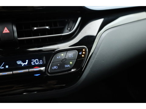 Toyota C-HR 1.8 Hybrid Executive | Rijklaar! | Cruise Contr. | Trekhaak | Camera | Keyless | Stoel- Stuurverw. | Apple CarPlay