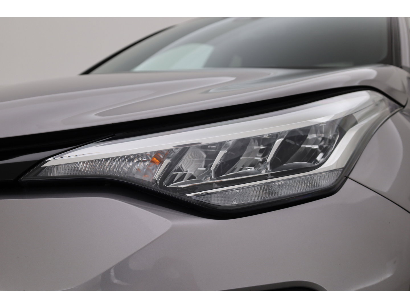 Toyota C-HR 1.8 Hybrid Executive | Rijklaar! | Cruise Contr. | Trekhaak | Camera | Keyless | Stoel- Stuurverw. | Apple CarPlay