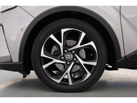 Toyota C-HR 1.8 Hybrid Executive | Rijklaar! | Cruise Contr. | Trekhaak | Camera | Keyless | Stoel- Stuurverw. | Apple CarPlay
