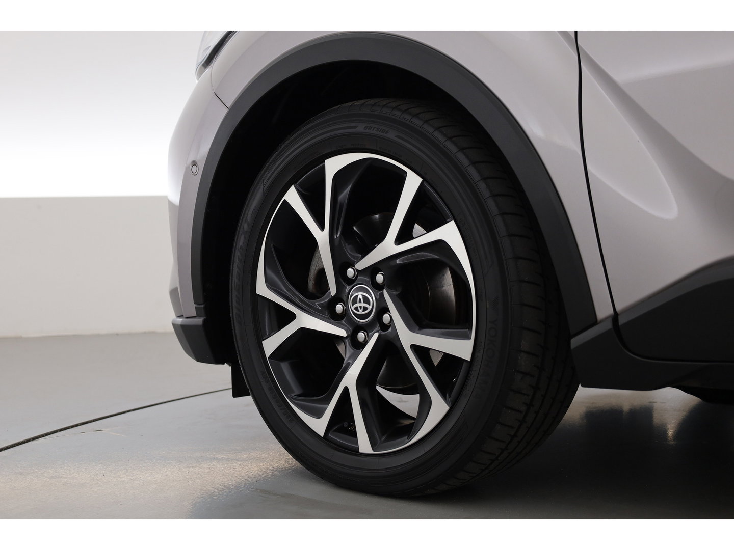 Toyota C-HR 1.8 Hybrid Executive | Rijklaar! | Cruise Contr. | Trekhaak | Camera | Keyless | Stoel- Stuurverw. | Apple CarPlay