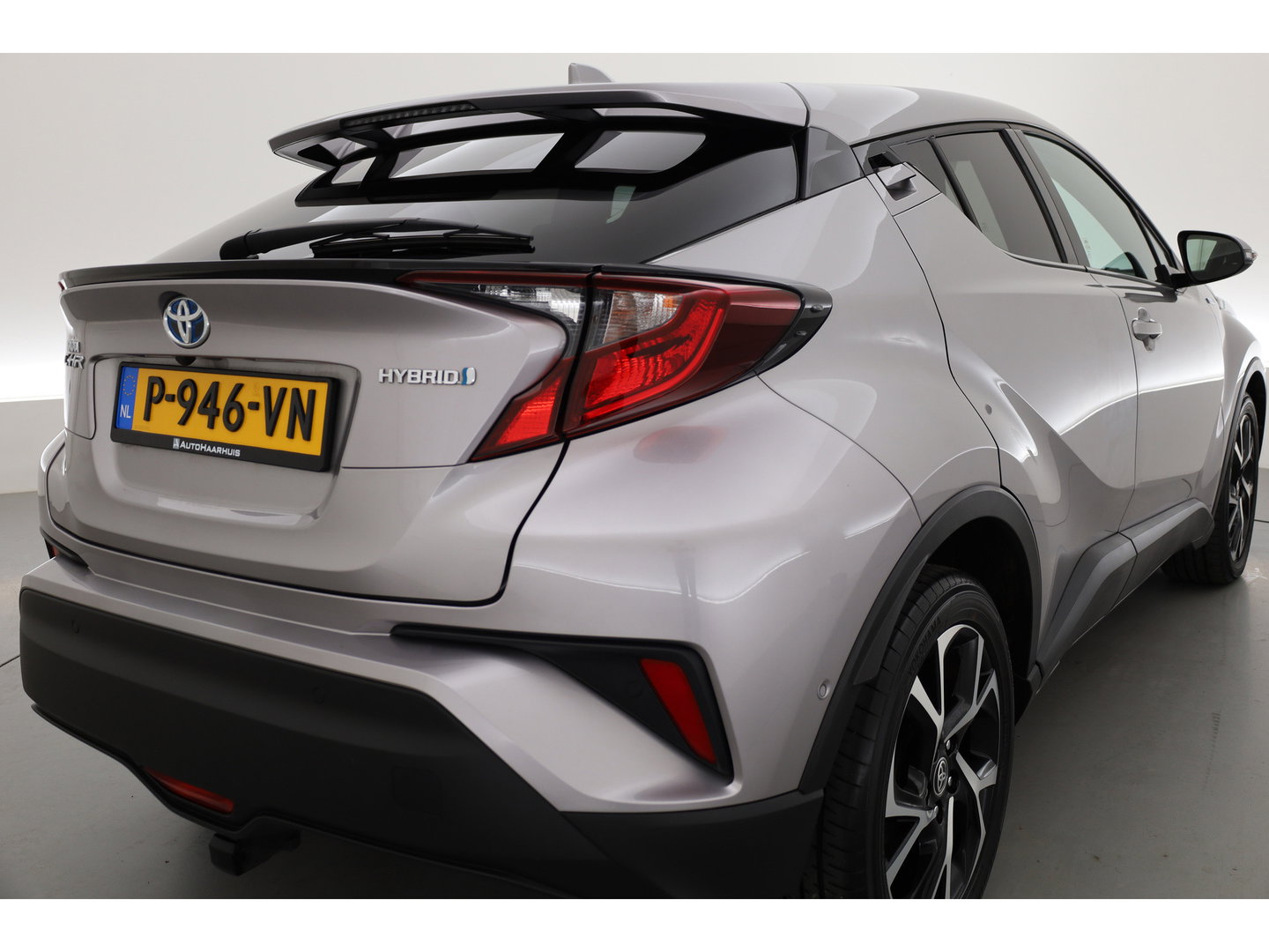 Toyota C-HR 1.8 Hybrid Executive | Rijklaar! | Cruise Contr. | Trekhaak | Camera | Keyless | Stoel- Stuurverw. | Apple CarPlay