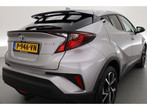 Toyota C-HR 1.8 Hybrid Executive | Rijklaar! | Cruise Contr. | Trekhaak | Camera | Keyless | Stoel- Stuurverw. | Apple CarPlay