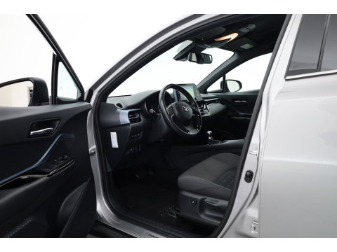 Toyota C-HR 1.8 Hybrid Executive | Rijklaar! | Cruise Contr. | Trekhaak | Camera | Keyless | Stoel- Stuurverw. | Apple CarPlay