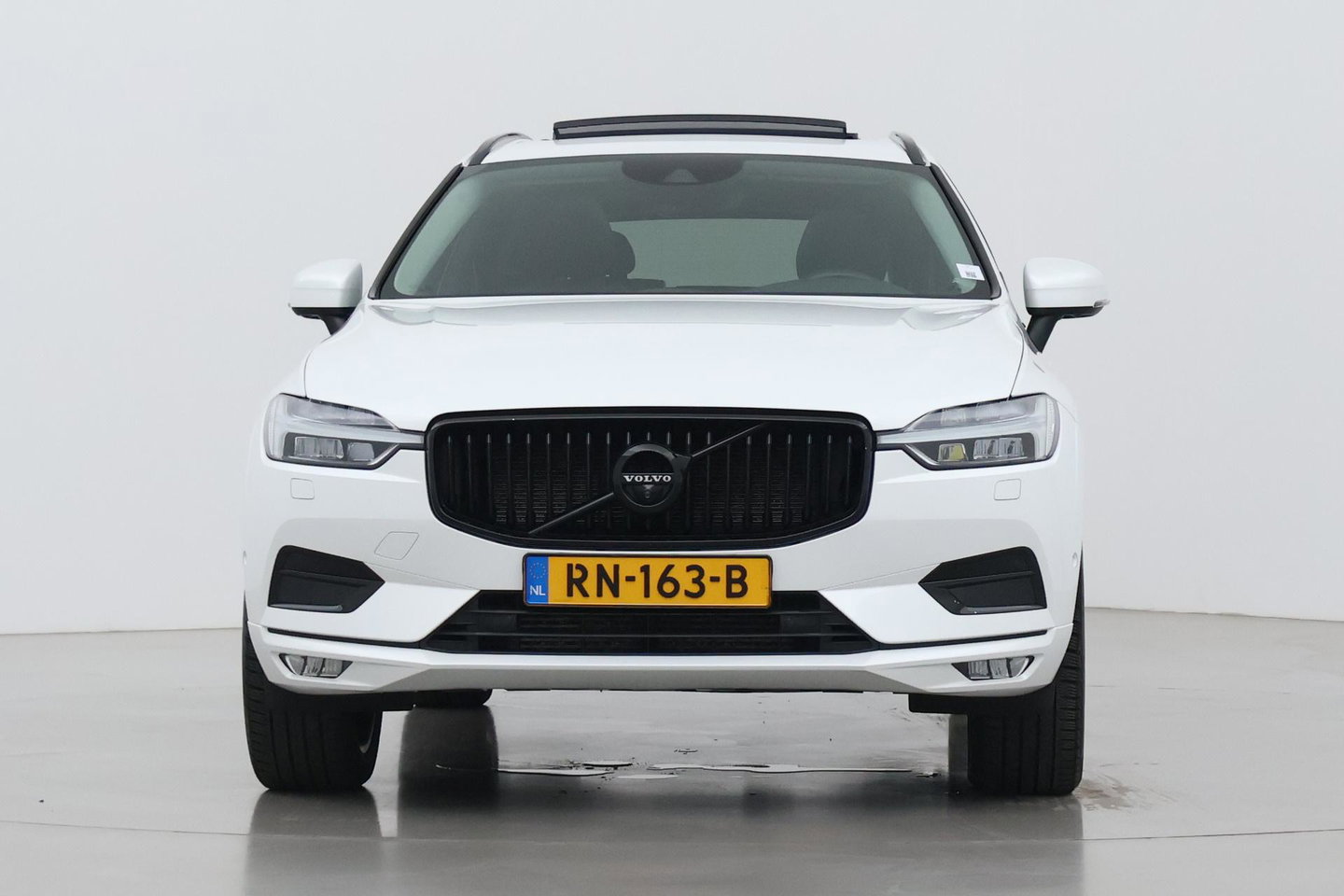 Volvo XC60 2.0 T5 Inscription | Luchtvering | Panoramadak | 360° Camera | BLIS | Standkachel | Stoel+Stuurverwarming | ACC