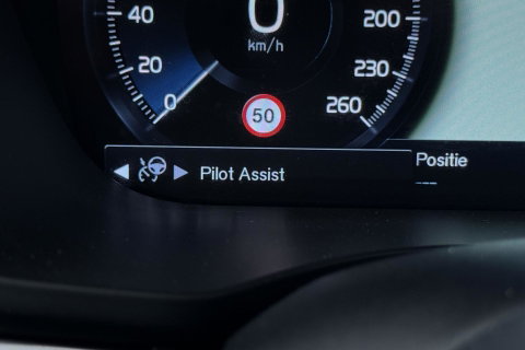 Volvo XC60 2.0 T5 Inscription | Luchtvering | Panoramadak | 360° Camera | BLIS | Standkachel | Stoel+Stuurverwarming | ACC