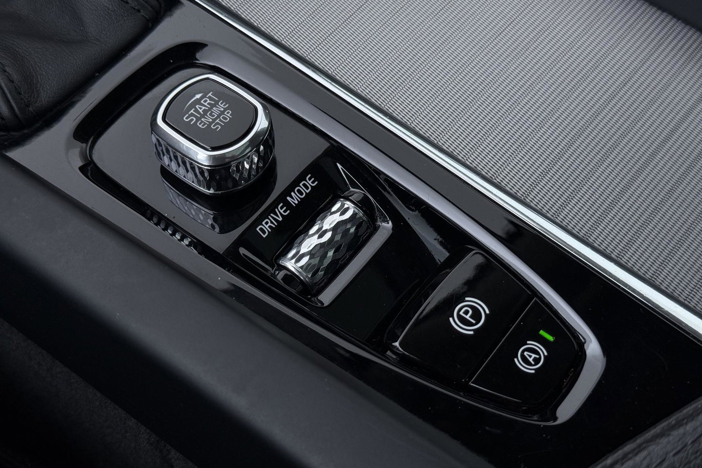 Volvo XC60 2.0 T5 Inscription | Luchtvering | Panoramadak | 360° Camera | BLIS | Standkachel | Stoel+Stuurverwarming | ACC