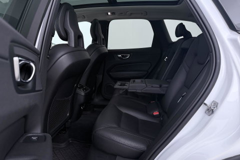 Volvo XC60 2.0 T5 Inscription | Luchtvering | Panoramadak | 360° Camera | BLIS | Standkachel | Stoel+Stuurverwarming | ACC