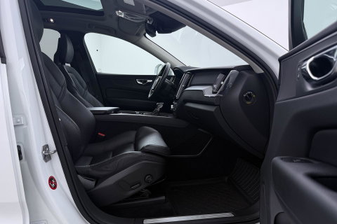 Volvo XC60 2.0 T5 Inscription | Luchtvering | Panoramadak | 360° Camera | BLIS | Standkachel | Stoel+Stuurverwarming | ACC