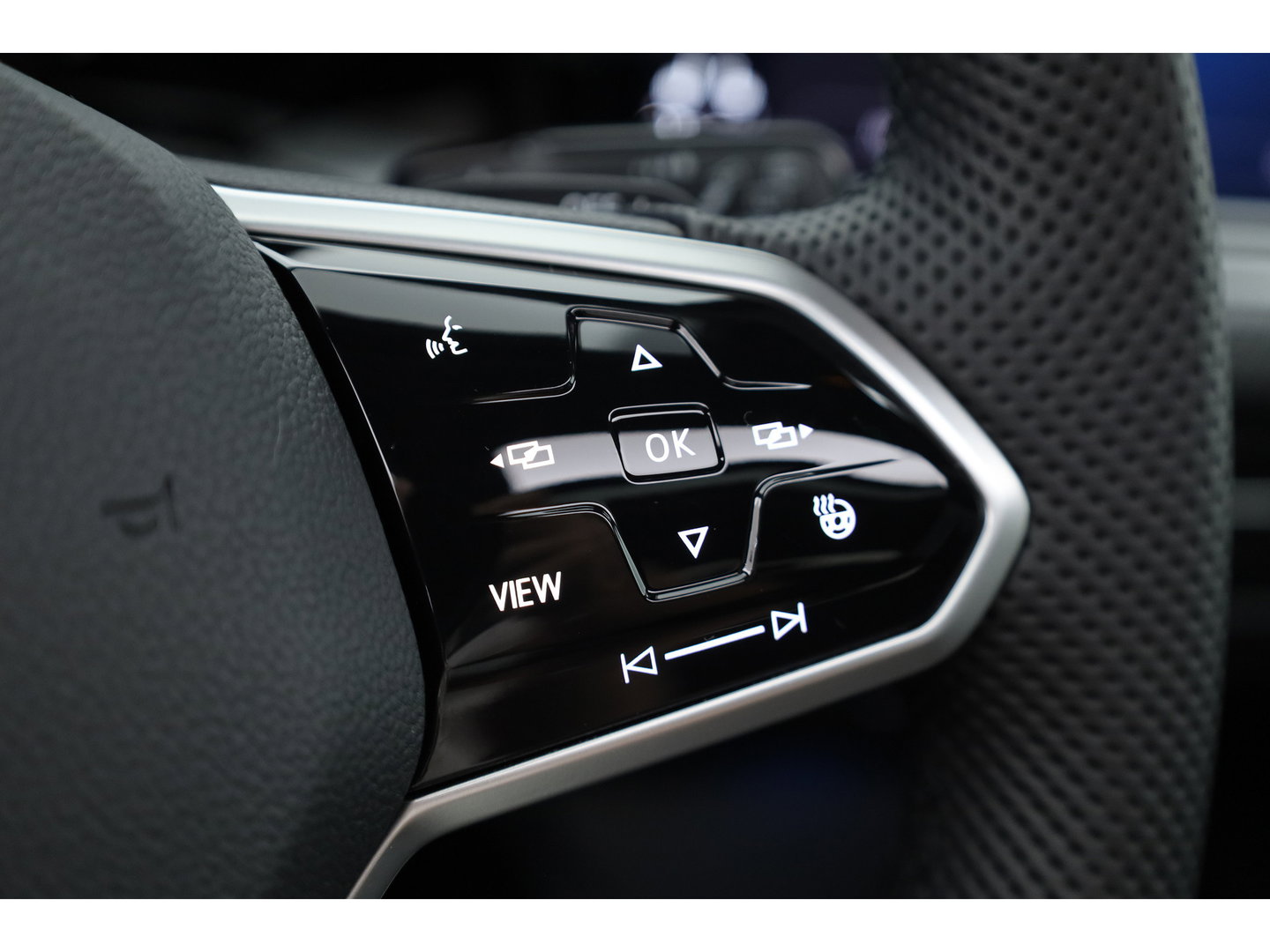 Volkswagen Golf 1.5 eTSI R-Line DSG | Pano | Adapt. Cruise | IQ. Light | CarPlay | Navi | Camera | Stoel-Stuurverw.