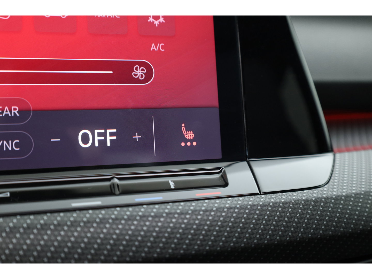 Volkswagen Golf 1.5 eTSI R-Line DSG | Pano | Adapt. Cruise | IQ. Light | CarPlay | Navi | Camera | Stoel-Stuurverw.