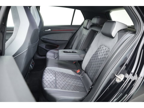 Volkswagen Golf 1.5 eTSI R-Line DSG | Pano | Adapt. Cruise | IQ. Light | CarPlay | Navi | Camera | Stoel-Stuurverw.