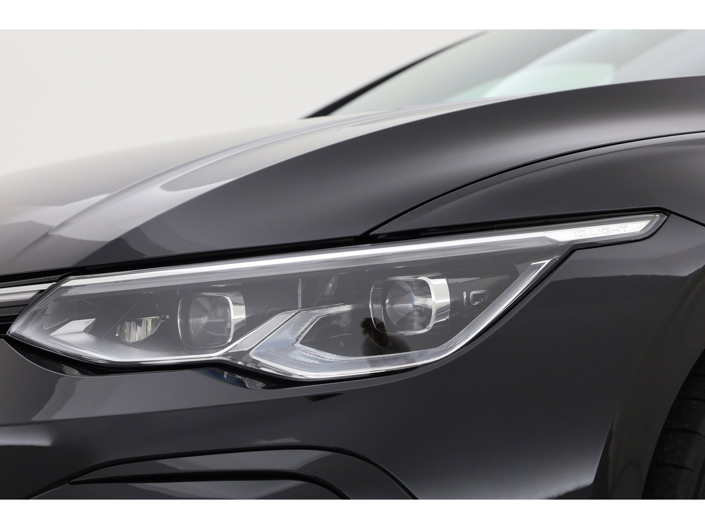 Volkswagen Golf 1.5 eTSI R-Line DSG | Pano | Adapt. Cruise | IQ. Light | CarPlay | Navi | Camera | Stoel-Stuurverw.