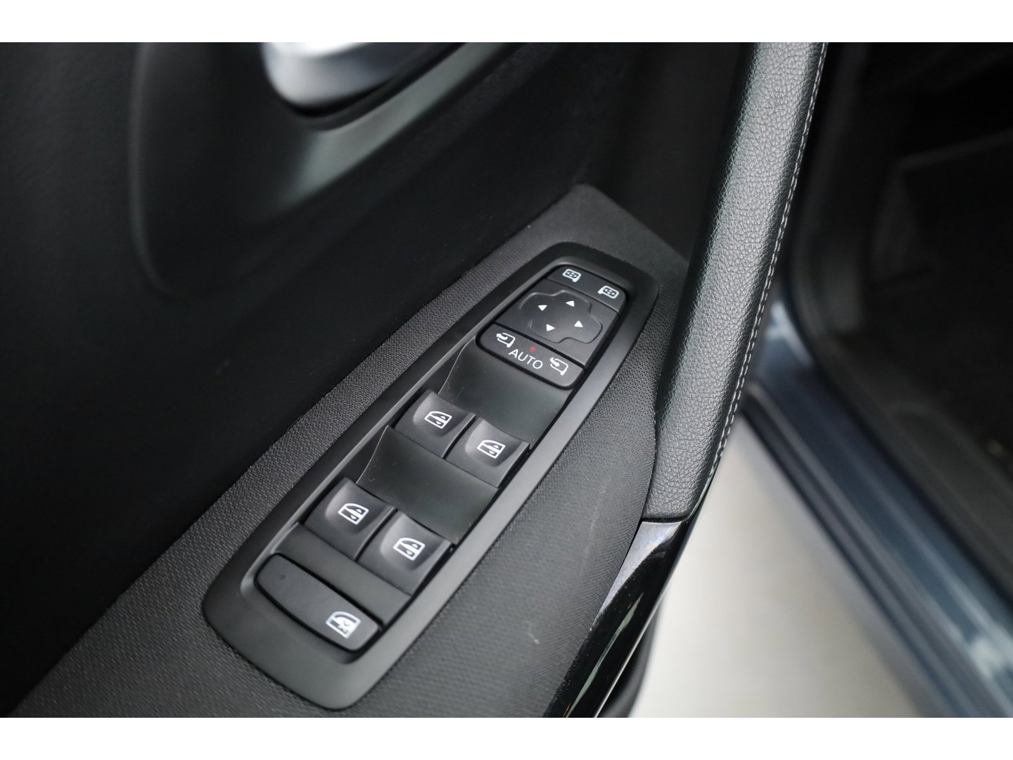 Renault Kadjar 1.3 TCe Equilibre | Cruise Control | Camera | Keyless | Navi | Apple CarPlay | PDC V+A | 17''