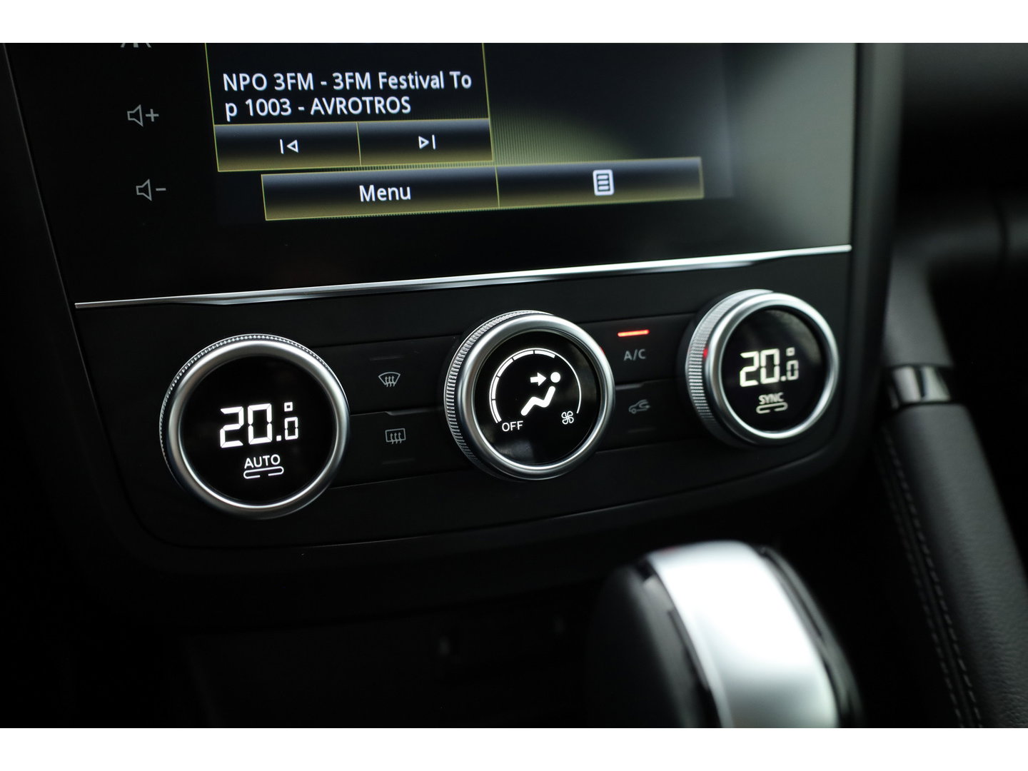 Renault Kadjar 1.3 TCe Equilibre | Cruise Control | Camera | Keyless | Navi | Apple CarPlay | PDC V+A | 17''