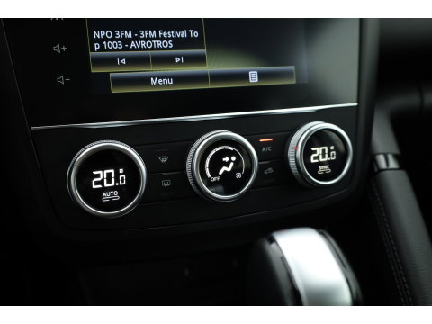 Renault Kadjar 1.3 TCe Equilibre | Cruise Control | Camera | Keyless | Navi | Apple CarPlay | PDC V+A | 17''