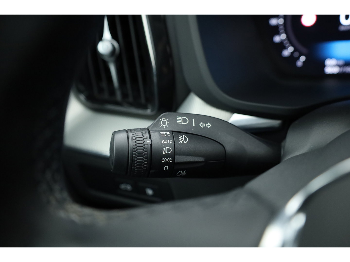 Volvo XC60 2.0 T8 Plug-in hybrid AWD Plus Dark | Rijklaar! | Pano | Pilot Assist | Leder | Camera | Stoel- stuurverw. | H&K | Memory Seats