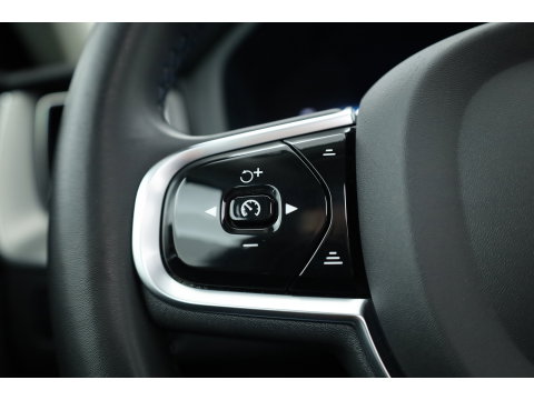 Volvo XC60 2.0 T8 Plug-in hybrid AWD Plus Dark | Rijklaar! | Pano | Pilot Assist | Leder | Camera | Stoel- stuurverw. | H&K | Memory Seats