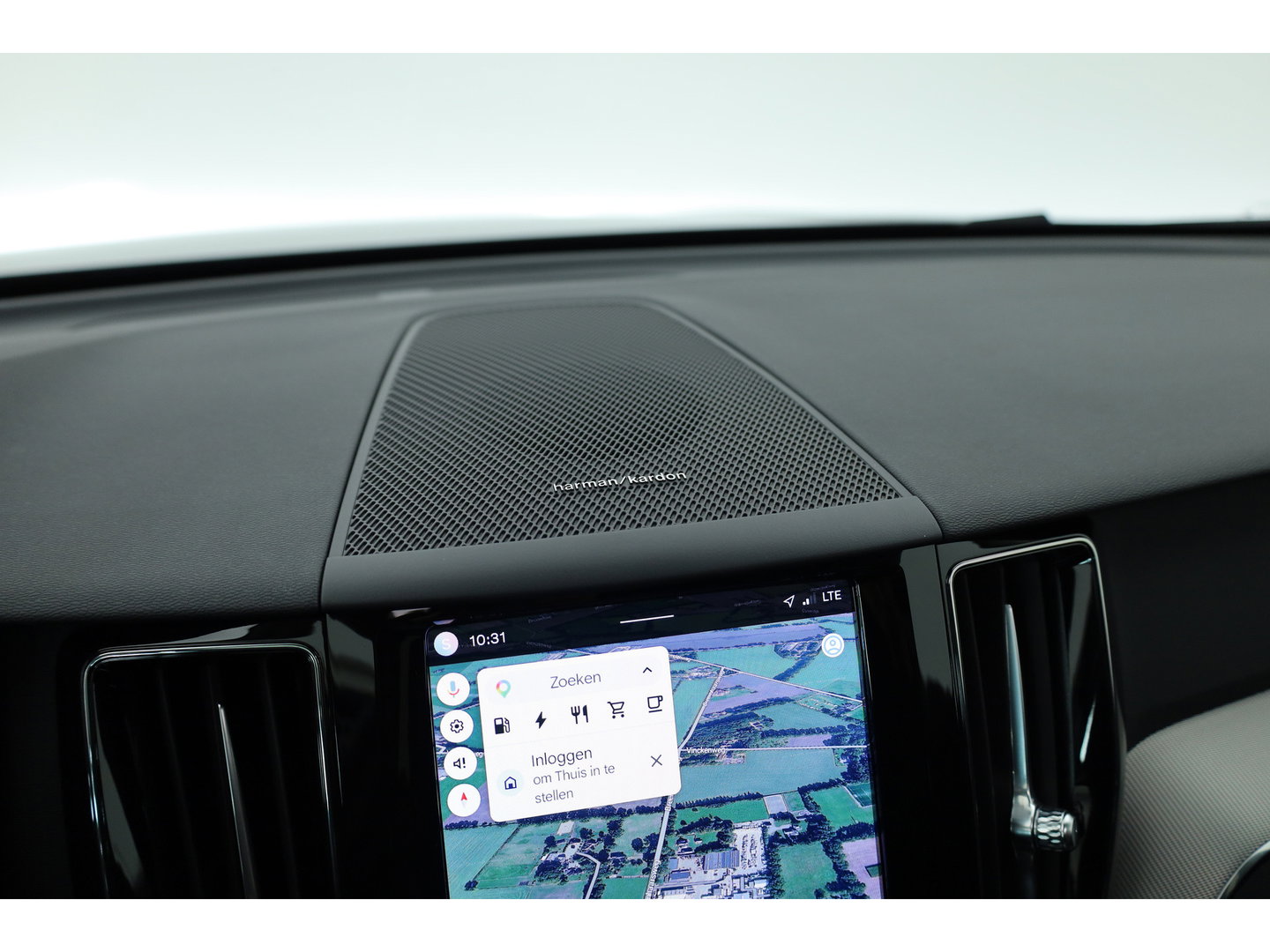 Volvo XC60 2.0 T8 Plug-in hybrid AWD Plus Dark | Rijklaar! | Pano | Pilot Assist | Leder | Camera | Stoel- stuurverw. | H&K | Memory Seats