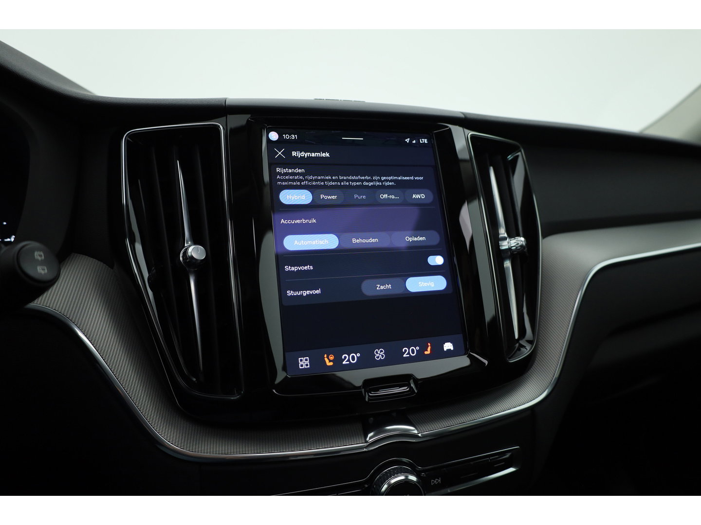 Volvo XC60 2.0 T8 Plug-in hybrid AWD Plus Dark | Rijklaar! | Pano | Pilot Assist | Leder | Camera | Stoel- stuurverw. | H&K | Memory Seats