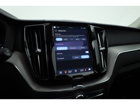 Volvo XC60 2.0 T8 Plug-in hybrid AWD Plus Dark | Rijklaar! | Pano | Pilot Assist | Leder | Camera | Stoel- stuurverw. | H&K | Memory Seats