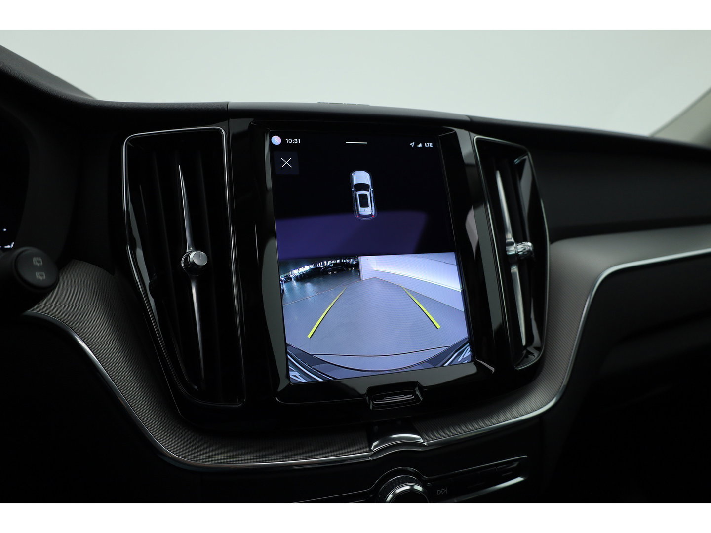 Volvo XC60 2.0 T8 Plug-in hybrid AWD Plus Dark | Rijklaar! | Pano | Pilot Assist | Leder | Camera | Stoel- stuurverw. | H&K | Memory Seats