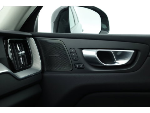 Volvo XC60 2.0 T8 Plug-in hybrid AWD Plus Dark | Rijklaar! | Pano | Pilot Assist | Leder | Camera | Stoel- stuurverw. | H&K | Memory Seats