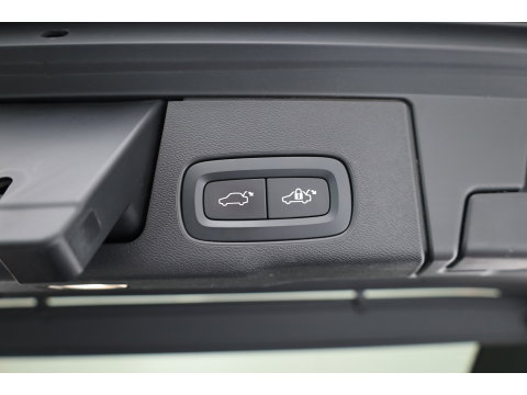 Volvo XC60 2.0 T8 Plug-in hybrid AWD Plus Dark | Rijklaar! | Pano | Pilot Assist | Leder | Camera | Stoel- stuurverw. | H&K | Memory Seats