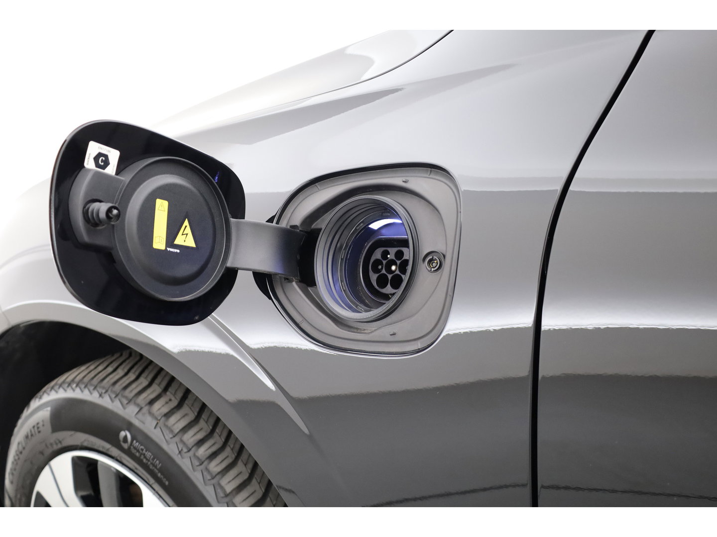 Volvo XC60 2.0 T8 Plug-in hybrid AWD Plus Dark | Rijklaar! | Pano | Pilot Assist | Leder | Camera | Stoel- stuurverw. | H&K | Memory Seats