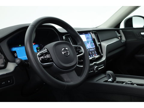 Volvo XC60 2.0 T8 Plug-in hybrid AWD Plus Dark | Rijklaar! | Pano | Pilot Assist | Leder | Camera | Stoel- stuurverw. | H&K | Memory Seats