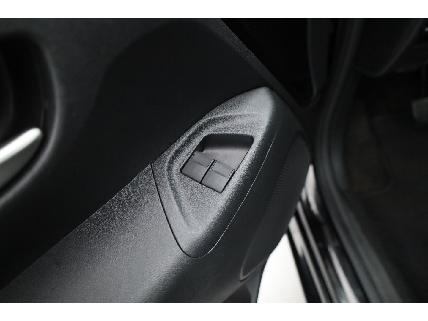Toyota Aygo 1.0 VVT-i x-play | Rijklaar! | Apple CarPlay & Android Auto | All Season | Airco | DAB | Camera