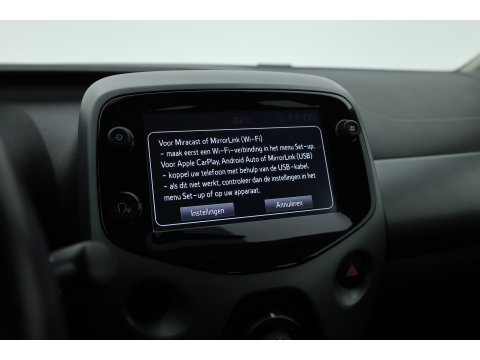 Toyota Aygo 1.0 VVT-i x-play | Rijklaar! | Apple CarPlay & Android Auto | All Season | Airco | DAB | Camera