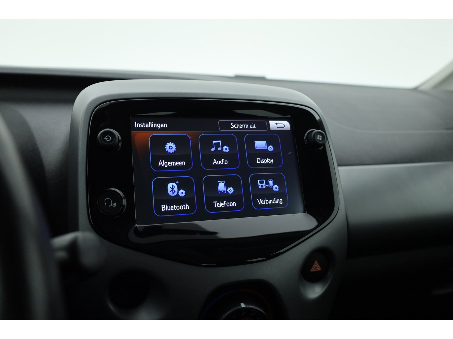 Toyota Aygo 1.0 VVT-i x-play | Rijklaar! | Apple CarPlay & Android Auto | All Season | Airco | DAB | Camera