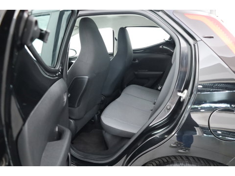 Toyota Aygo 1.0 VVT-i x-play | Rijklaar! | Apple CarPlay & Android Auto | All Season | Airco | DAB | Camera