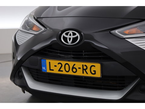 Toyota Aygo 1.0 VVT-i x-play | Rijklaar! | Apple CarPlay & Android Auto | All Season | Airco | DAB | Camera