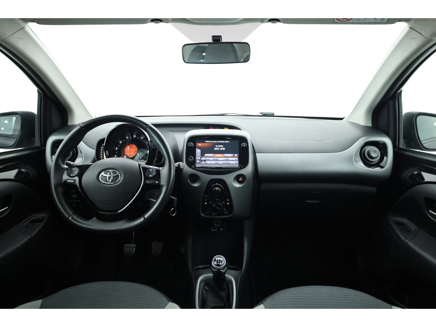 Toyota Aygo 1.0 VVT-i x-play | Rijklaar! | Apple CarPlay & Android Auto | All Season | Airco | DAB | Camera