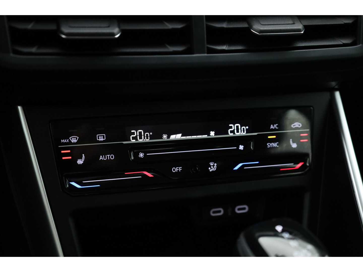 Volkswagen Polo 1.0 TSI Life Business DSG | Orgi. NL | Rijklaar | Adapt. Cruise | PDC | Apple CarPlay | Navi | Clima | Stoelverw.