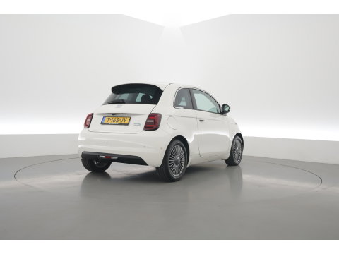 Fiat 500 42 kWh | Rijklaar! | Cruise Contr. | Keyless | Camera | Stoelverw. | Dodehoek | Apple CarPlay | PDC V+A