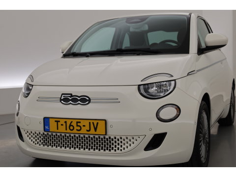 Fiat 500 42 kWh | Rijklaar! | Cruise Contr. | Keyless | Camera | Stoelverw. | Dodehoek | Apple CarPlay | PDC V+A